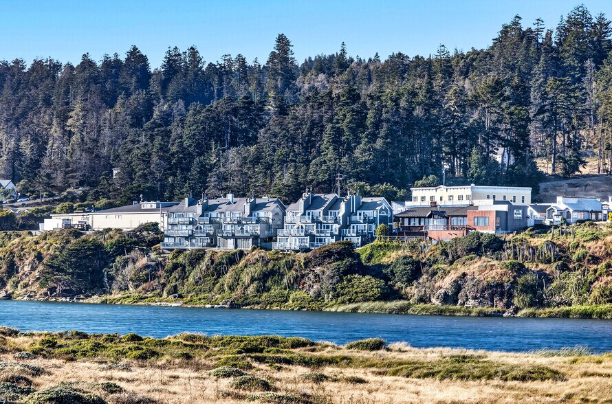39300 S Highway 1, Gualala, CA à vendre - Photo du bâtiment - Image 2 de 31