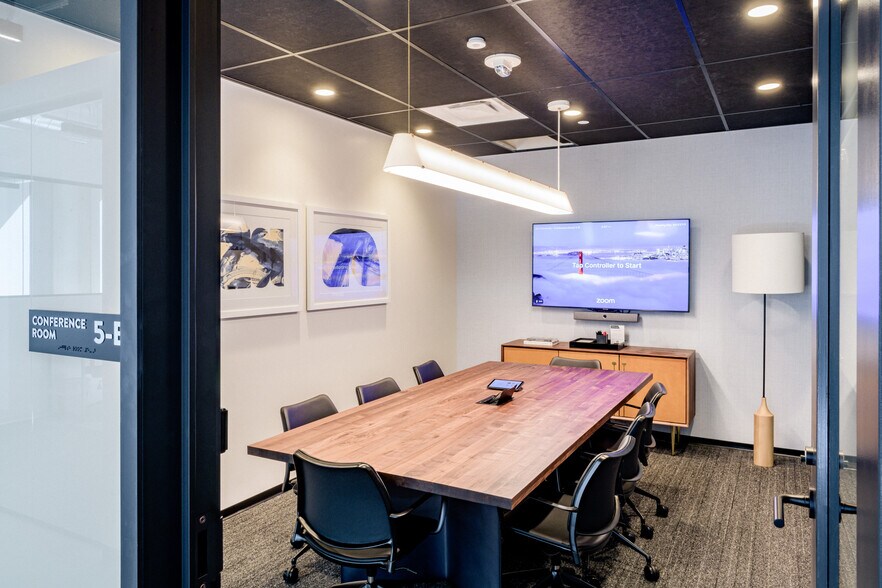 400 University St, Seattle, WA à louer - Photo intérieure - Image 2 de 7