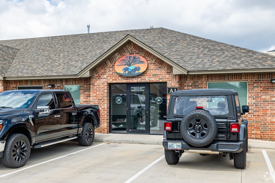 4107 N Council Rd, Bethany, OK for lease - Building Photo - Image 3 of 6