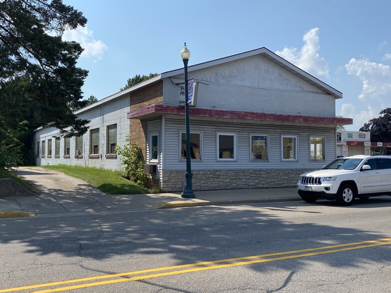 325 S Main St, Shawano, WI for sale - Building Photo - Image 1 of 1