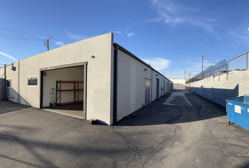 2413 S Broadway, Santa Ana, CA à louer - Photo du bâtiment - Image 2 de 7