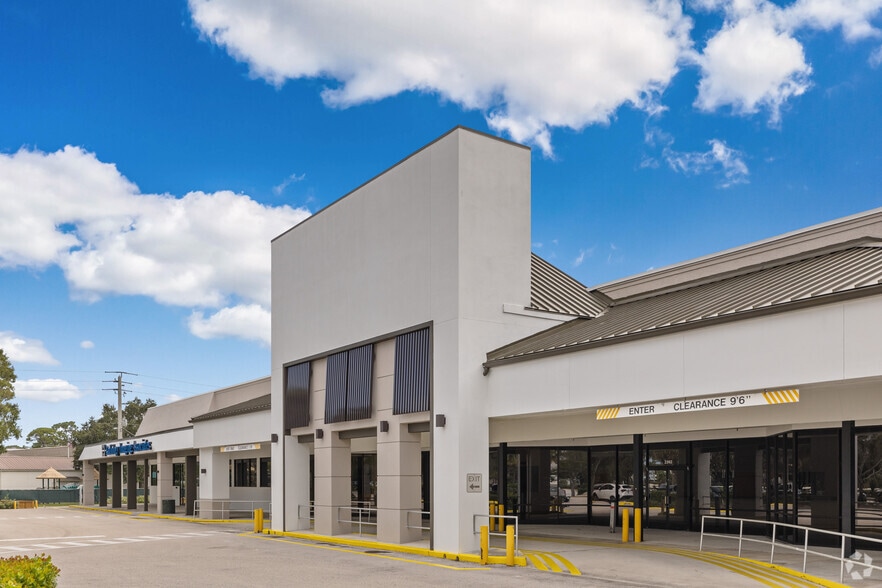 2300-2398 SE Ocean Blvd, Stuart, FL for lease - Building Photo - Image 3 of 12