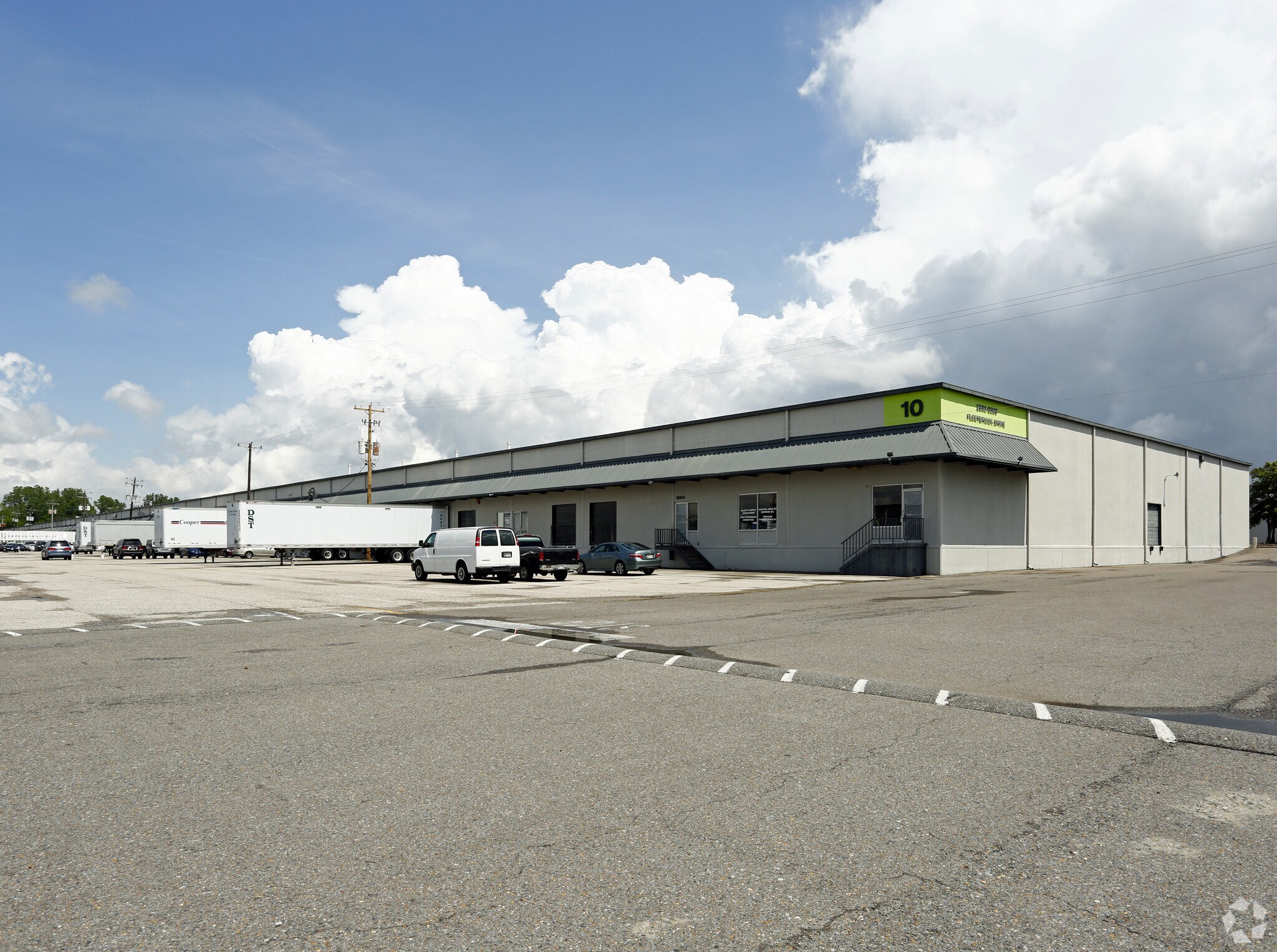 2930-3056 Fleetbrook Dr, Memphis, TN for lease Primary Photo- Image 1 of 6