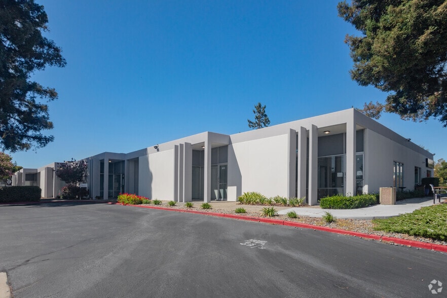 2910-2960 Scott Blvd, Santa Clara, CA à louer - Photo du bâtiment - Image 3 de 24