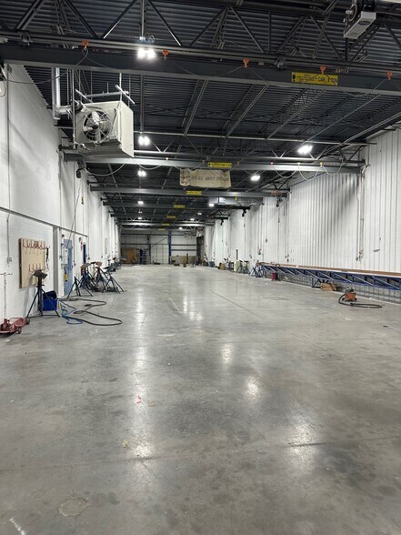 33 Broadcommon Rd, Bristol, RI à louer - Photo du bâtiment - Image 1 de 3