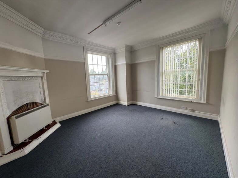 536 Valley Rd, Nottingham for lease - Interior Photo - Image 2 of 9