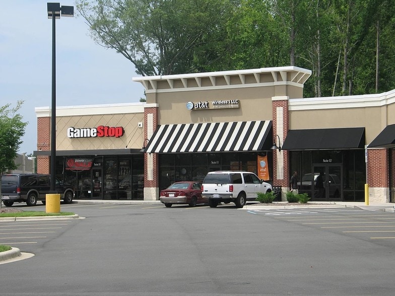 2325 E Geer St, Durham, NC à louer - Photo principale - Image 3 de 4