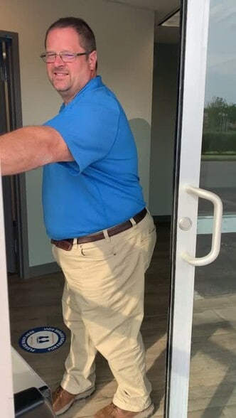 330 N Reading Rd, Ephrata, PA à louer - Vidéo sur l’inscription commerciale - Image 2 de 46