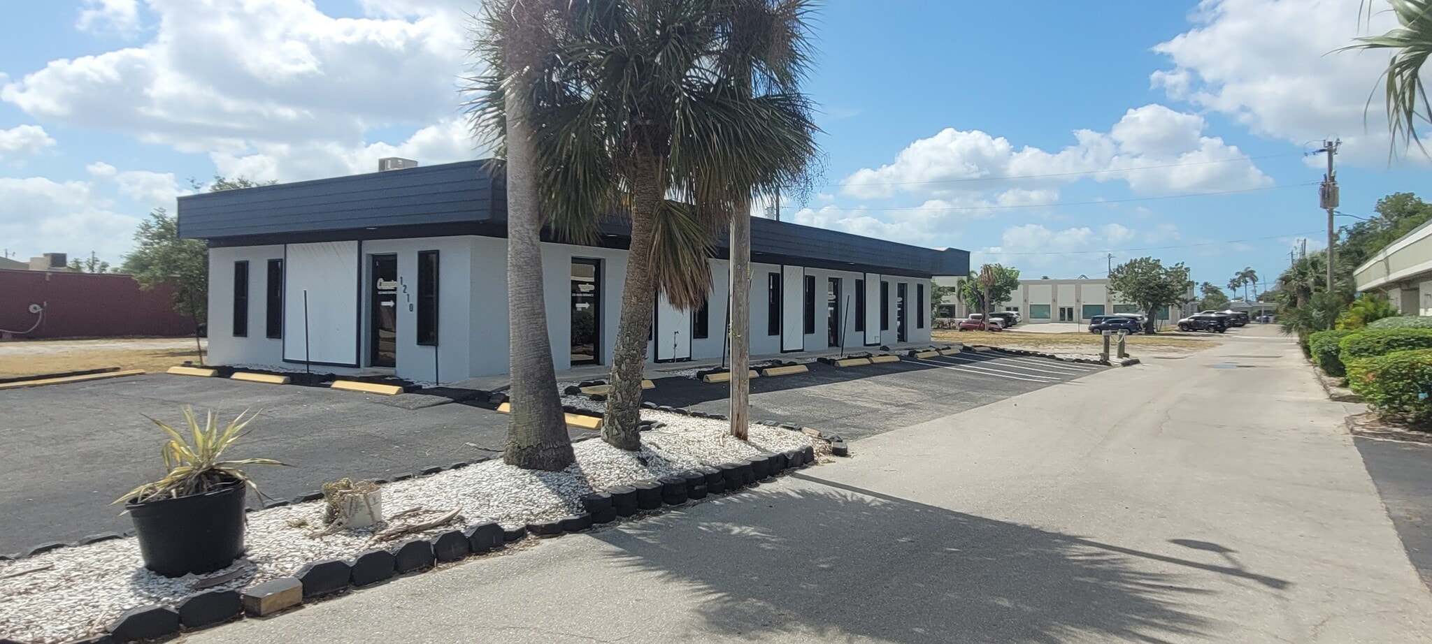 1210 SE 46th Ln, Cape Coral, FL for lease Building Photo- Image 1 of 13