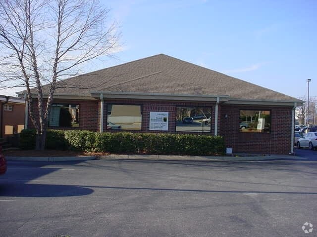 206 Gatewood Ave, High Point, NC for lease - Building Photo - Image 2 of 3