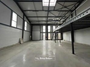 Flex in Chassieu for lease Interior Photo- Image 2 of 4