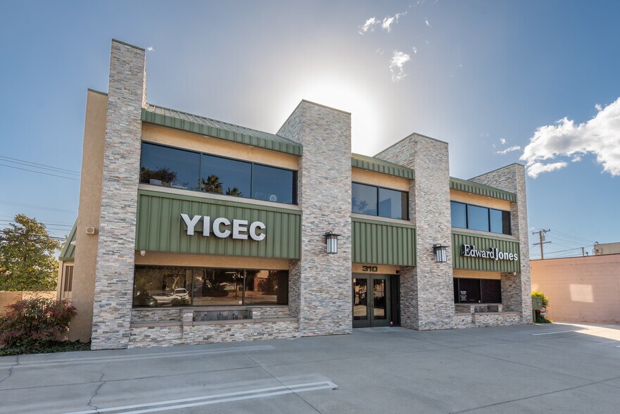 310 E Foothill Blvd, Arcadia, CA à vendre - Photo du bâtiment - Image 2 de 15