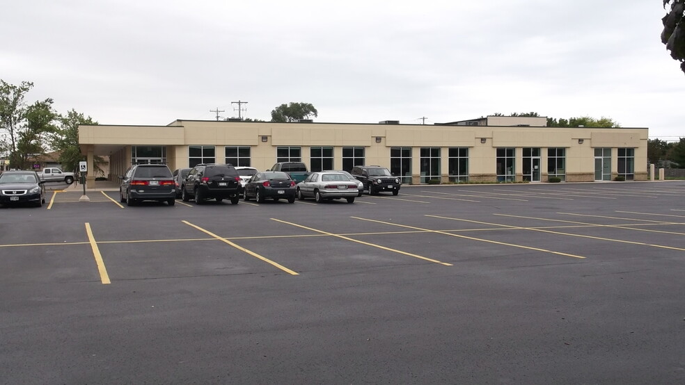 8207 22nd Ave, Kenosha, WI for lease - Building Photo - Image 3 of 5