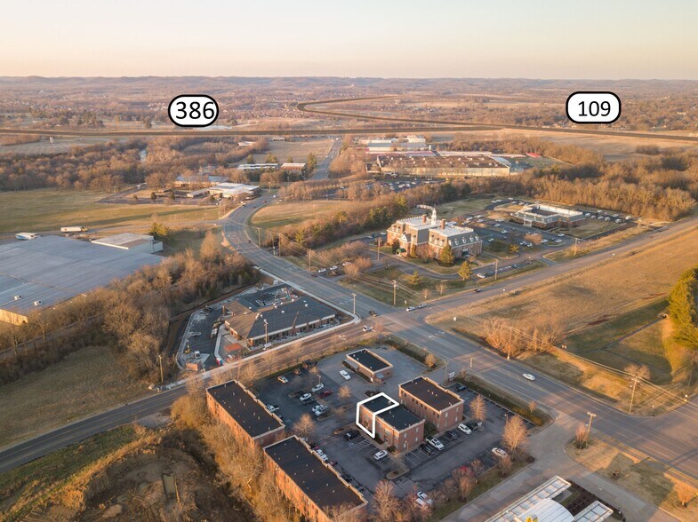 180 N Belvedere Dr, Gallatin, TN à louer - Photo du bâtiment - Image 3 de 30