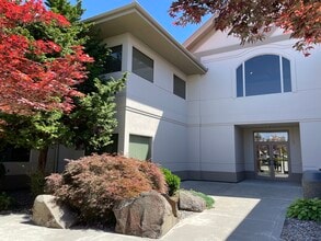 8836 W Gage Blvd, Kennewick, WA for lease Building Photo- Image 2 of 11