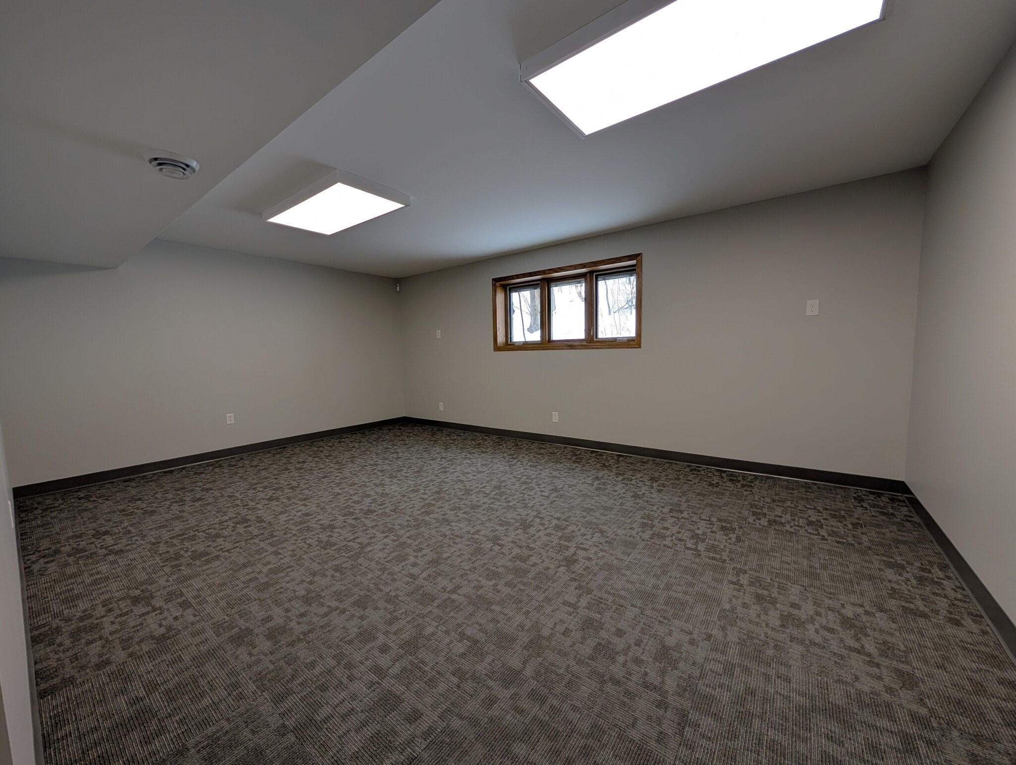 5881 Cedar Lake Rd S, Saint Louis Park, MN à louer Photo intérieure- Image 1 de 3