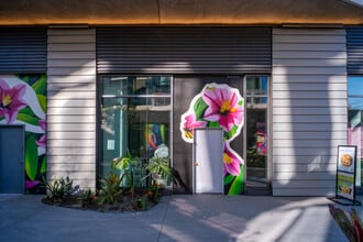 12101 W Olympic Blvd, Los Angeles, CA à louer Photo du bâtiment- Image 2 de 2