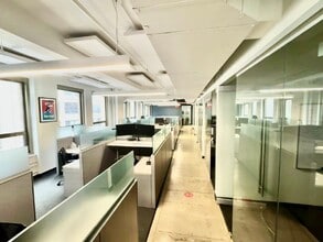 150 W 30th St, New York, NY for lease Interior Photo- Image 2 of 4