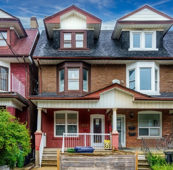 1039 Bathurst St, Toronto, ON à vendre - Photo du bâtiment - Image 1 de 1