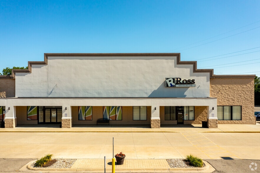 4655-4741 Washtenaw Ave, Ann Arbor, MI for lease - Building Photo - Image 3 of 42
