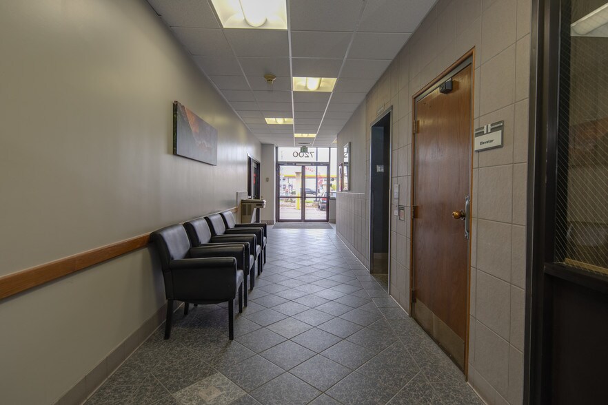 7200 E Hampden Ave, Denver, CO à louer - Photo intérieure - Image 3 de 38