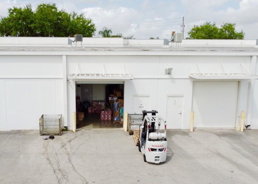 9960 NW 116th Way, Medley, FL for lease - Building Photo - Image 3 of 6