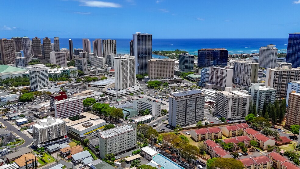 1646 Kapiolani Blvd, Honolulu, HI à vendre - Aérien - Image 3 de 4