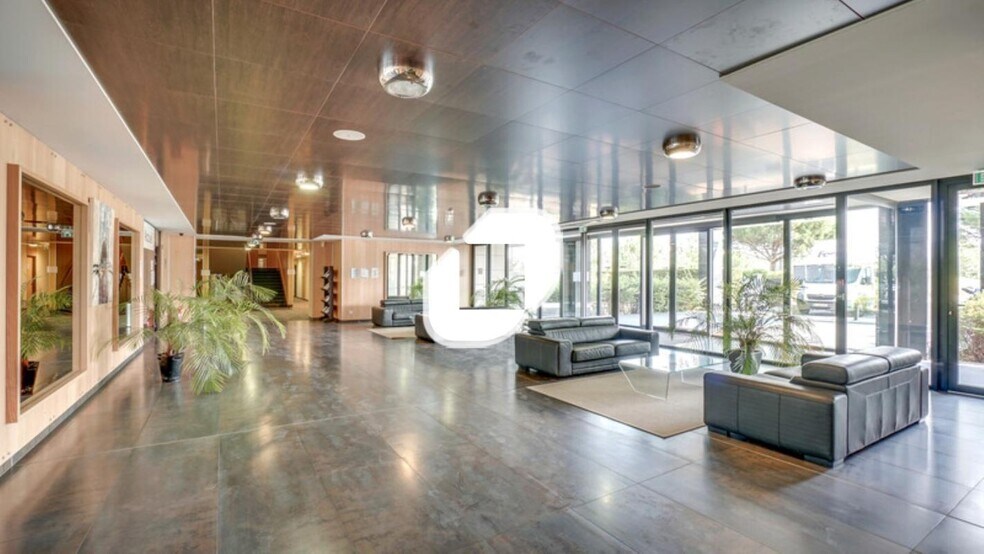 1 Allée De La Ferme De Varâtre, Lieusaint à vendre - Photo du bâtiment - Image 2 de 5