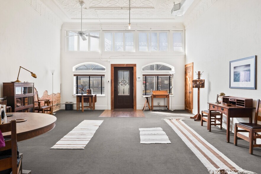 118 W. Grand St, Whitewright, TX à vendre - Photo intérieure - Image 3 de 46