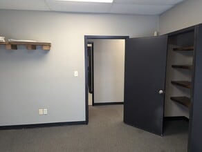 11055 Neeshaw Dr, Houston, TX for lease Interior Photo- Image 1 of 3