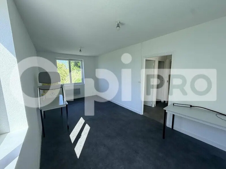 Retail in Montluçon for lease - Interior Photo - Image 3 of 5