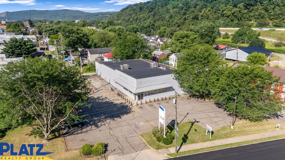 220 3rd St, Wellsville, OH à vendre - Photo du bâtiment - Image 3 de 7