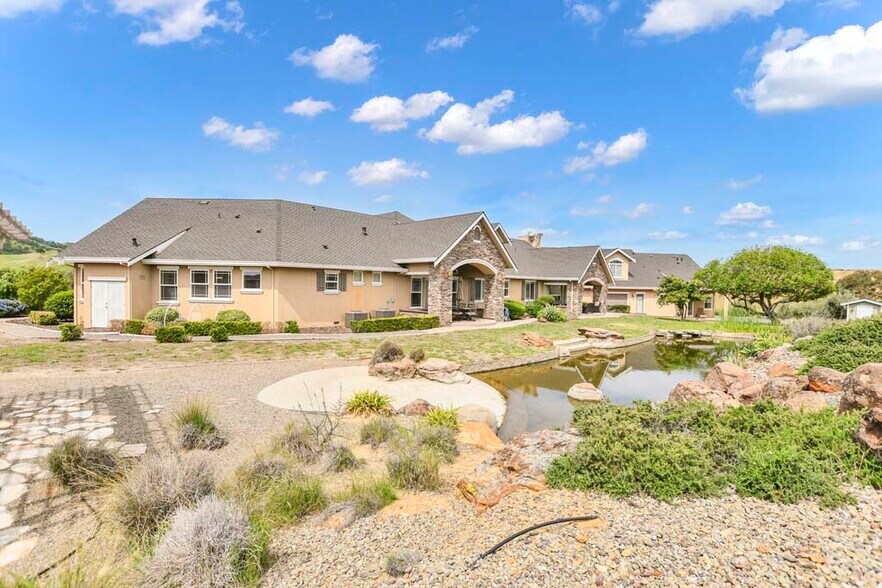 9050 Deer Valley Rd, Brentwood, CA à vendre - Photo du bâtiment - Image 3 de 43