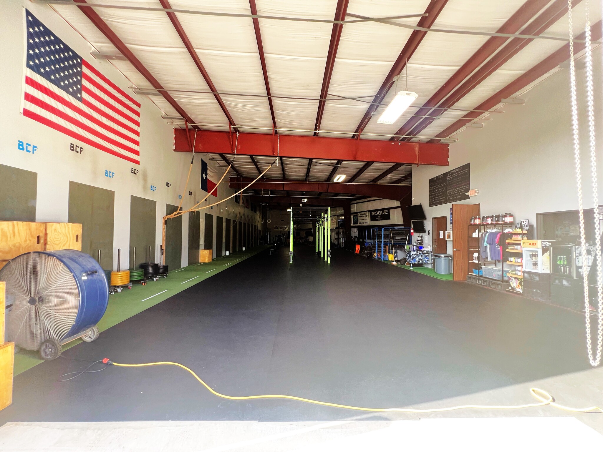 3511 N Loop 336 E, Conroe, TX for lease Interior Photo- Image 1 of 5