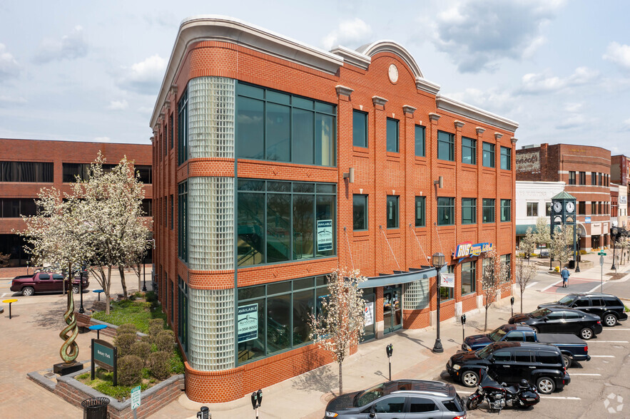 53-57 N Main St, Mount Clemens, MI à louer - Photo du bâtiment - Image 1 de 5