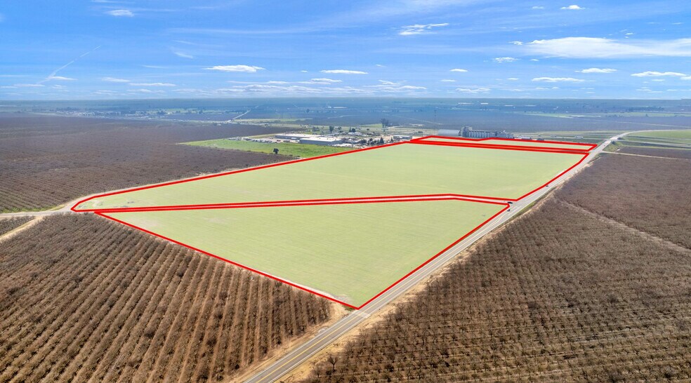 20200 Fairmead blvd, Madera, CA à vendre - Photo du bâtiment - Image 3 de 10