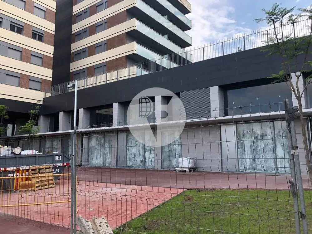 Office/Retail in Cornellà de Llobregat, Barcelona for lease Primary Photo- Image 1 of 2