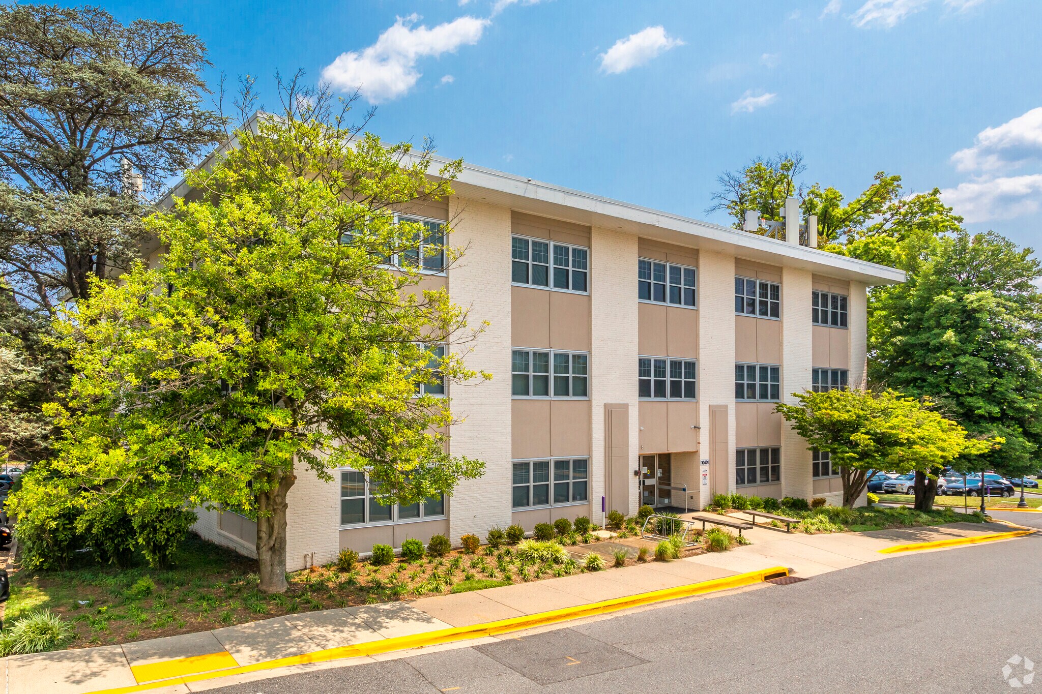 10401 Old Georgetown Rd, Bethesda, MD à louer Photo principale- Image 1 de 5
