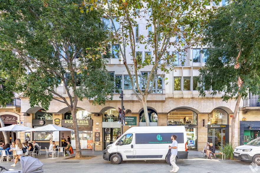 Carrer del Consell de Cent, 334, Barcelone, Barcelona à louer - Photo du bâtiment - Image 3 de 3