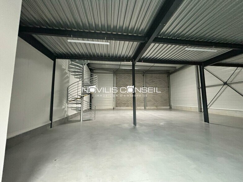 Flex dans Bruguières à louer - Photo du bâtiment - Image 2 de 9