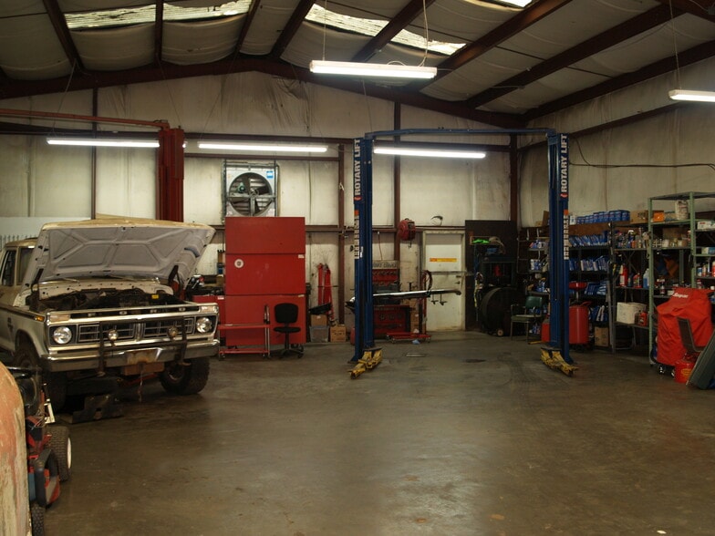 760 Ledford St SE, Smyrna, GA for sale - Building Photo - Image 3 of 9