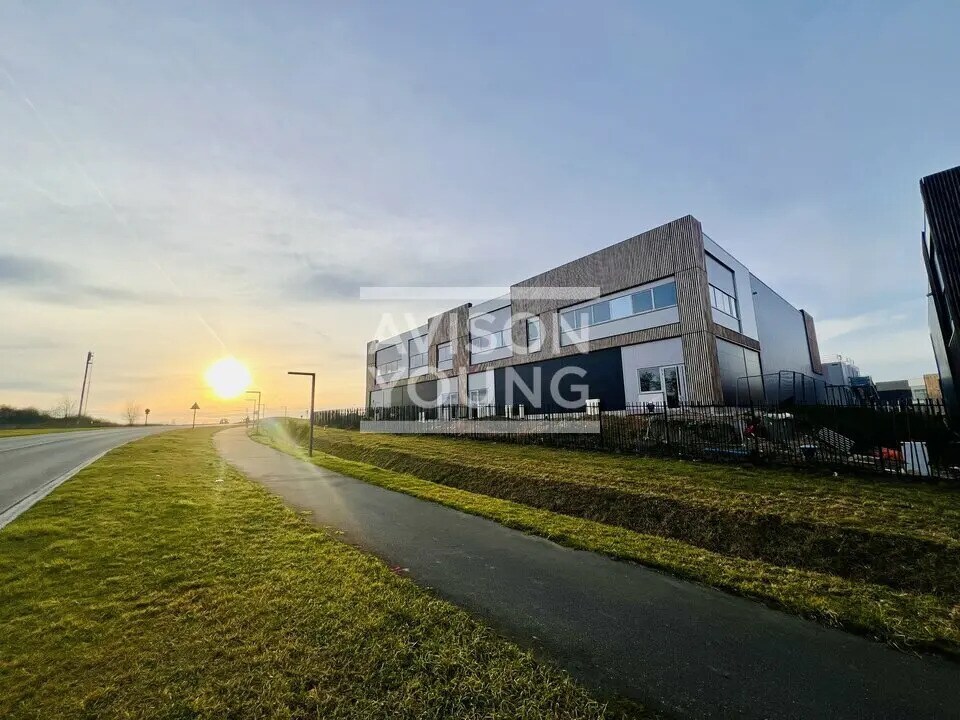 Local d'activités dans Louvres à vendre Photo du bâtiment- Image 1 de 14