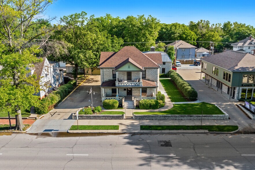 720 Poyntz Ave, Manhattan, KS à vendre - Photo du bâtiment - Image 2 de 63