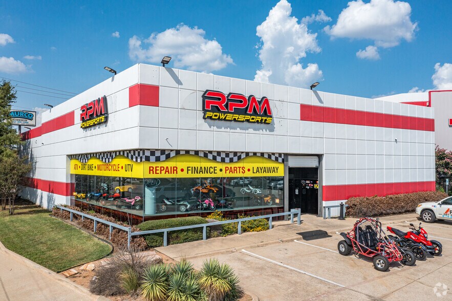 13990-14000 N Stemmons Fwy, Farmers Branch, TX à louer - Photo du bâtiment - Image 3 de 9