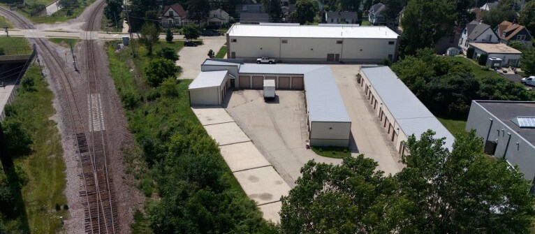 2040 E St Francis Ave, Saint Francis, WI à vendre - Aérien - Image 3 de 3