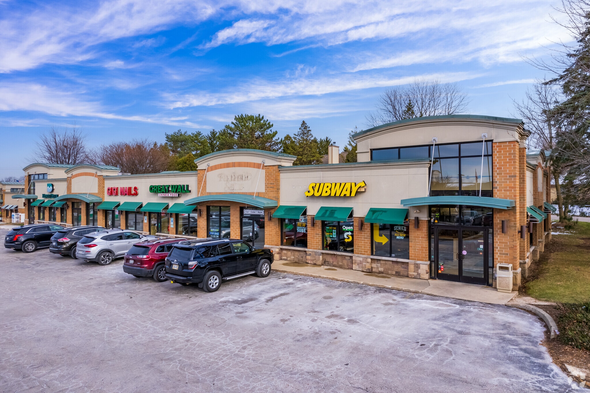 3930-3970 N Brookfield Rd, Brookfield, WI for lease Building Photo- Image 1 of 8