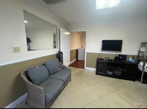 4990 SW 52nd St, Fort Lauderdale, FL à louer Photo intérieure- Image 1 de 7