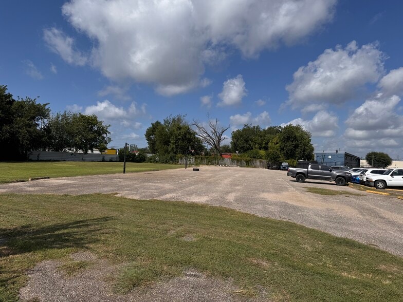7145 Lawndale St, Houston, TX à vendre - Photo du bâtiment - Image 3 de 21
