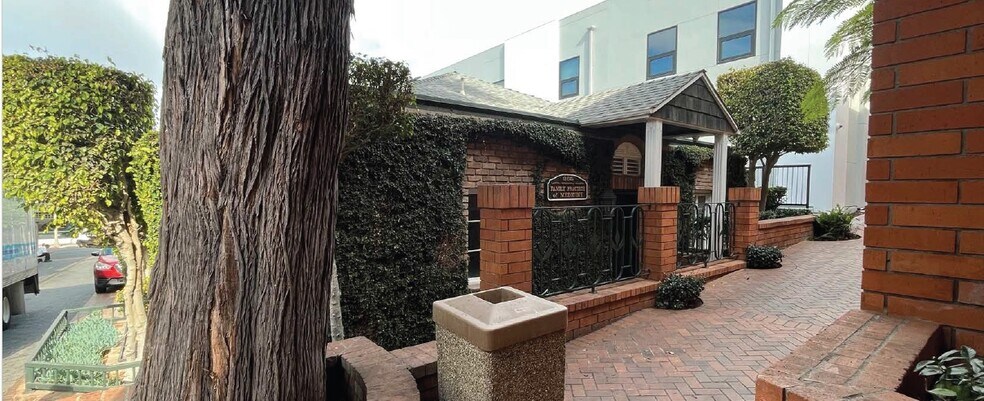 265 Laguna Ave, Laguna Beach, CA à louer - Photo principale - Image 1 de 9