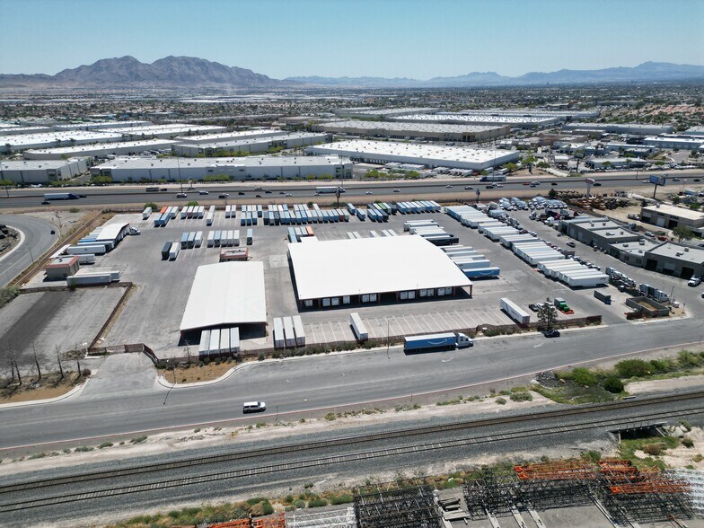 4220 Donovan Way, North Las Vegas, NV à louer - Photo principale - Image 1 de 2